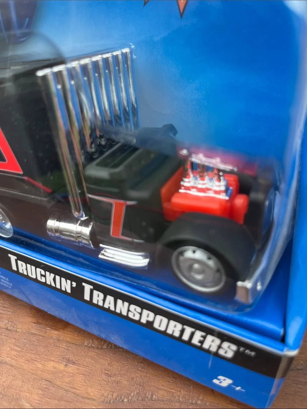 Hot Wheels Truckin' Transporters Semi Truck Playset - Black & Red